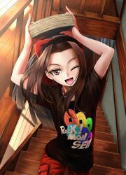Rule 34 | 10s, 1girl, :d, abazu-red, alternate headwear, arms up, black shirt, bow, brown eyes, brown hair, cargo shorts, casual, clothes writing, day, english text, girls und panzer, hair bow, highres, indoors, long hair, looking at viewer, notepad, one eye closed, open mouth, pinky out, print shirt, railing, red bow, red shorts, romaji text, saemonza (girls und panzer), shirt, short sleeves, shorts, smile, solo, stairs, standing, t-shirt, wooden floor