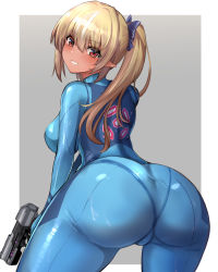 Rule 34 | 1girl, ass, bent over, blonde hair, bodysuit, breasts, cosplay, curvy, dark-skinned female, dark skin, from behind, highres, hololive, kihou no gotoku dmc, large breasts, leaning forward, long hair, looking at viewer, looking back, metroid, nintendo, pointy ears, ponytail, red eyes, samus aran, samus aran (cosplay), shiny clothes, shiranui flare, skindentation, smile, solo, thick thighs, thighs, virtual youtuber, weapon, zero suit