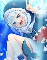 Rule 34 | 1girl, blue eyes, blue hair, blush, fins, fish tail, gawr gura, gawr gura (1st costume), highres, hololive, hololive english, hood, hoodie, isuka, long hair, looking at viewer, multicolored hair, open mouth, shark tail, sharp teeth, silver hair, smile, solo, streaked hair, tail, teeth, virtual youtuber