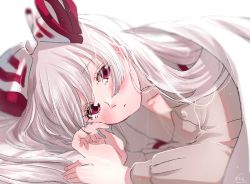 Rule 34 | 1girl, blanket, blurry, blush, bow, depth of field, expressionless, fujiwara no mokou, highres, long hair, looking at viewer, lying, mokoiscat, on side, red eyes, shirt, solo, swept bangs, touhou, upper body