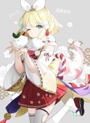 Rule 34 | 1girl, 2023, blonde hair, bow, commentary, english commentary, flower, green eyes, hands up, highres, kagamine rin, leaf, looking at viewer, mona0101, one eye closed, pom pom (clothes), project sekai, short hair, snow rabbit, solo, thighhighs, translation request, vocaloid, white flower