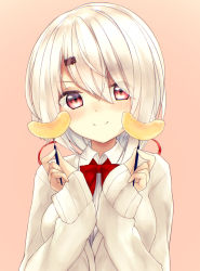 Rule 34 | &gt;:), 1girl, blush, bow, brown background, cardigan, closed mouth, collared shirt, dress shirt, food, food request, fruit, hair between eyes, hair ornament, hairclip, hands up, highres, holding, long hair, long sleeves, looking at viewer, nijisanji, open cardigan, open clothes, peach, red bow, red eyes, rupe paperu, shiina yuika, shiina yuika (1st costume), shirt, silver hair, simple background, sleeves past wrists, smile, solo, upper body, v-shaped eyebrows, virtual youtuber, white cardigan, white shirt