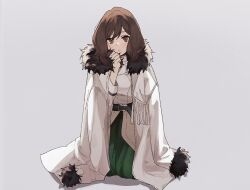 Rule 34 | 1girl, belt, borrowed clothes, brown eyes, brown hair, coat, coat on shoulders, commentary request, ehre (sousou no frieren), expressionless, fur-trimmed coat, fur trim, green skirt, grey background, light blush, long skirt, looking at viewer, medium hair, mochiosamu ron, skirt, solo, sousou no frieren, white coat