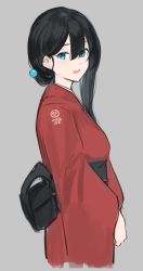 Rule 34 | 1girl, black hair, black sash, blue eyes, from side, grey background, hair between eyes, hayabusa, highres, japanese clothes, kimono, long hair, long sleeves, looking at viewer, looking to the side, obi, original, red kimono, sash, simple background, solo, virtual youtuber, wide sleeves