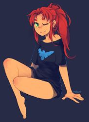 Rule 34 | 1girl, barefoot, dc comics, feet, female focus, full body, green eyes, highres, legs, long hair, one eye closed, ponytail, red hair, simple background, solo, starfire, teen titans, wink, yassui