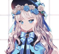 Rule 34 | 1girl, black hat, blue bow, blue capelet, blue eyes, blue flower, blue rose, bow, brooch, capelet, closed mouth, flower, grey hair, hair flower, hair ornament, hat, hat bow, hat flower, jewelry, long hair, looking at viewer, mechuragi, original, rose, solo, striped, striped bow, upper body, wavy hair, white flower, white rose
