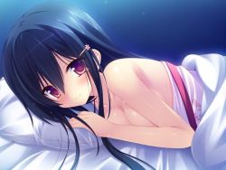 Rule 34 | 1girl, any (trueblue), bed, bed sheet, black hair, blue background, blush, breasts, cleavage, flower, from side, game cg, hair ornament, hairclip, hairpin, japanese clothes, kotone (zettai saikyou), kotone (zettai saikyou oppai sensou), long hair, looking at viewer, nude, on bed, pillow, red eyes, sidelocks, simple background, smile, solo, tareme, upper body, zettai saikyou oppai sensou!!