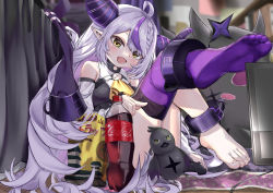 Rule 34 | 1girl, absurdres, bare shoulders, barefoot, blush, coca-cola, crow (la+ darknesss), demon girl, demon horns, demon tail, fang, feet, highres, hololive, horns, la+ darknesss, looking at viewer, open mouth, pointy ears, purple legwear, see-through, see-through legwear, silver hair, single sock, socks, soles, tail, thighs, toes, virtual youtuber, yellow eyes