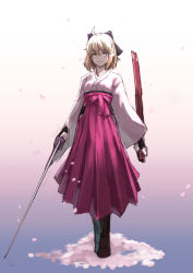 Rule 34 | 1girl, ahoge, ankimo (nirudo), black bow, blonde hair, boots, bow, brown footwear, closed mouth, elbow gloves, fate (series), full body, gloves, gradient background, hair bow, high-waist skirt, holding, holding sheath, holding sword, holding weapon, japanese clothes, kimono, koha-ace, long sleeves, looking at viewer, medium hair, okita souji (fate), okita souji (koha-ace), pink skirt, sheath, skirt, smile, solo, standing, sword, weapon, white kimono