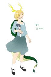 Rule 34 | 1girl, absurdres, antlers, black footwear, blonde hair, blue bow, blue shirt, blue skirt, bow, collarbone, commentary request, derivative work, dragon girl, dragon horns, dragon tail, full body, hair over one eye, highres, horns, kicchou yachie, korean commentary, kuya (hey36253625), mary janes, shirt, shoes, short hair, simple background, skirt, standing, tail, touhou, translation request, turtle shell, white background, white legwear, wily beast and weakest creature
