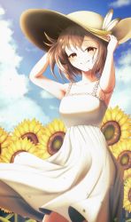 Rule 34 | 1girl, absurdres, braid, braided bangs, brown eyes, brown hair, cloud, cloudy sky, dress, feathers, flower, friend (nanashi mumei), grin, hands on headwear, hat, highres, hololive, hololive english, kaiju ryoku, looking at viewer, multicolored hair, nanashi mumei, short hair, sky, smile, streaked hair, sun hat, sundress, sunflower, virtual youtuber, wind, wind lift