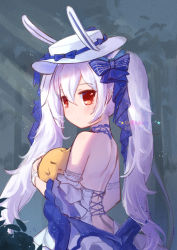 Rule 34 | 1girl, animal ears, arm strap, azur lane, backless dress, backless outfit, bareback, blue ribbon, cheshire (azur lane), cheshire (azur lane) (cosplay), cheshire (the cat and the white steed) (azur lane), cosplay, dated, dress, evening gown, fake animal ears, from behind, hair between eyes, hair ribbon, hat, highres, laffey (azur lane), layered dress, long hair, looking at viewer, looking back, manjuu (azur lane), official alternate costume, rabbit ears, red eyes, ribbon, solo, sun hat, twintails, very long hair, white dress, white hair, white hat, xiao shi lullaby