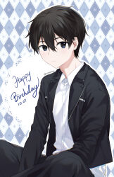 1boy absurdres argyle_background artist_name black_eyes black_hair black_jacket blue_background closed_mouth commentary cowboy_shot crossed_legs hair_between_eyes happy_birthday highres istriri jacket kirito light_blush looking_at_viewer male_focus outline shirt short_hair solo sword_art_online twitter_username two-tone_background white_background white_outline white_shirt