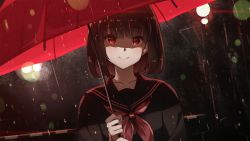 1girl black_hair black_sailor_collar black_shirt brown_hair commentary highres holding holding_umbrella looking_at_viewer mole mole_under_eye multicolored_hair narumi_nanami neckerchief original rain red_eyes red_neckerchief red_umbrella sailor_collar school_uniform serafuku shirt short_hair smile solo two-tone_hair umbrella upper_body