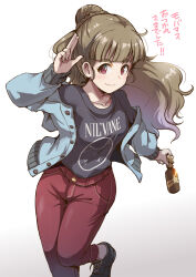 Rule 34 | 1girl, arm up, band shirt, black shirt, blue jacket, blunt bangs, blush, brand name imitation, breasts, brown hair, closed mouth, collarbone, cowboy shot, dot nose, drink, gradient background, grey background, hair bun, highres, holding, holding drink, idolmaster, idolmaster cinderella girls, idolmaster cinderella girls starlight stage, jacket, kamiya nao, leg up, long hair, long sleeves, looking at viewer, medium breasts, merchandise, nirvana (band), open clothes, open jacket, pants, print shirt, red eyes, red pants, satomura kyou, shirt, shoes, simple background, single hair bun, smile, sneakers, solo, standing, standing on one leg, thick eyebrows