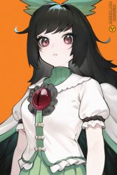 Rule 34 | 1girl, bigcat 114514, bird wings, black hair, black wings, bow, cape, chest jewel, eyebrows hidden by hair, from below, green bow, green skirt, hair bow, highres, long hair, looking at viewer, orange background, parted lips, puffy short sleeves, puffy sleeves, reiuji utsuho, short sleeves, skirt, solo, swept bangs, touhou, white cape, wings