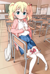 Rule 34 | 10s, 1girl, absurdres, alice cartelet, aqua eyes, bag, blonde hair, blurry, blush, bow, cardigan, chair, depth of field, desk, hair ornament, highres, kin-iro mosaic, mousou (mousou temporary), open cardigan, open clothes, school desk, school uniform, shoes, sitting, skirt, solo, thighhighs, tile floor, tiles, twintails, unbuttoned, uwabaki, white thighhighs, zettai ryouiki