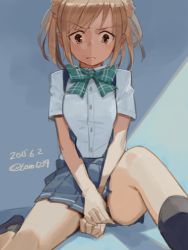 Rule 34 | &gt;:(, 10s, 1girl, 2015, bow, brown eyes, covering privates, covering crotch, dated, double bun, frown, gradient background, grey skirt, hair bun, highres, kantai collection, light brown hair, md5 mismatch, michishio (kancolle), pleated skirt, resized, school uniform, short hair, sitting, skirt, solo, suspenders, toro (konirio), twitter username
