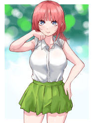 Rule 34 | :&gt;, arm up, armpits, blue eyes, blunt bangs, blush, breasts, eyebrows hidden by hair, go-toubun no hanayome, green skirt, hand on own hip, highres, large breasts, looking at viewer, marimo 625, nakano nino, outdoors, pink hair, shirt, simple background, skirt, sleeves rolled up, thick thighs, thighs, twintails, white shirt, wide hips