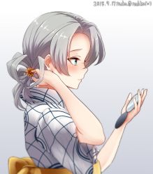Rule 34 | 1girl, alternate eye color, asymmetrical hair, blurry, commentary request, compact (cosmetics), dated, depth of field, flipped hair, flower, from side, gradient background, grey background, grey eyes, hair flower, hair ornament, half-closed eyes, highres, japanese clothes, kantai collection, kimono, mirror, nowaki (kancolle), nuka (nvkka), one-hour drawing challenge, silver hair, solo, standing, swept bangs, twitter username, upper body, white background, white kimono, yukata