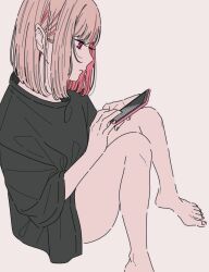 Rule 34 | 1girl, barefoot, black shirt, cellphone, closed mouth, commentary, foot out of frame, grey background, highres, holding, holding phone, kamatama rom, makaino ririmu, medium hair, nijisanji, phone, pink eyes, pink hair, shirt, sidelocks, simple background, sitting, smartphone, solo, virtual youtuber
