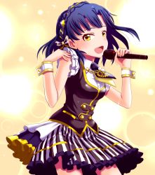 Rule 34 | 10s, 1girl, bad id, bad pixiv id, black vest, blue hair, blush, bracelet, cowboy shot, highres, holding, holding microphone, idolmaster, idolmaster million live!, jewelry, lens flare, looking at viewer, microphone, music, nanao yuriko, necktie, open mouth, parfait noir (idolmaster), run p (aveton), short hair, singing, skirt, smile, solo, striped clothes, striped skirt, vest, yellow background, yellow eyes