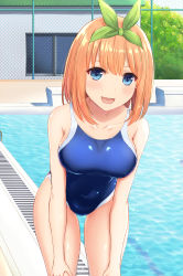 Rule 34 | 1girl, absurdres, blue eyes, blue one-piece swimsuit, bush, chain-link fence, commentary request, competition swimsuit, cowboy shot, day, fence, go-toubun no hanayome, hairband, highres, inanaki shiki, leaning forward, looking at viewer, nakano yotsuba, one-piece swimsuit, orange hair, outdoors, pool, short hair, smile, solo, starting block, swimsuit, thighs
