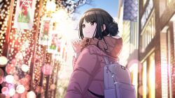 Rule 34 | 1girl, backlighting, backpack, bag, black hair, bloom, blurry, bokeh, brown scarf, building, christmas, coat, day, depth of field, down jacket, enpera, from behind, game cg, hair bun, idolmaster, idolmaster shiny colors, jacket, kazano hiori, lens flare, lights, looking up, mole, mole under mouth, official art, outdoors, pink bag, pink coat, purple eyes, road, scarf, scarf grab, single hair bun, smile, solo, street, upper body, winter clothes