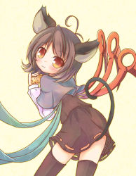Rule 34 | 1girl, :3, ahoge, animal ears, asymmetrical wings, black thighhighs, capelet, cheese, cosplay, female focus, food, grey hair, houjuu nue, mouse ears, mouse tail, nazrin, nazrin (cosplay), red eyes, short hair, skirt, solo, tail, thighhighs, touhou, wings, yuuhagi (amaretto-no-natsu)