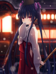 Rule 34 | 1girl, bamboo, blurry, blurry background, blush, bow, brown hat, commentary request, covered mouth, depth of field, flower knight girl, hair between eyes, hair bow, hakama, hakama skirt, hand up, hat, highres, holding, japanese clothes, kimono, long hair, long sleeves, looking at viewer, miko, night, outdoors, purple bow, purple hair, red eyes, red hakama, short kimono, sidelocks, skirt, sleeves past fingers, sleeves past wrists, snow, snowing, solo, torikabuto (flower knight girl), twintails, very long hair, white kimono, yuku (kiollion)