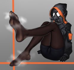 Rule 34 | 1other, absurdres, ambiguous gender, arknights, bingbingzi, black gloves, black jacket, black pantyhose, black shorts, chinese commentary, commentary request, feet, gas mask, gloves, grey background, highres, hood, hooded jacket, jacket, knees up, long sleeves, mask, no shoes, other focus, pantyhose, partial commentary, short shorts, shorts, sitting, skullshatterer (arknights), soles, solo, steam, thighs, toes