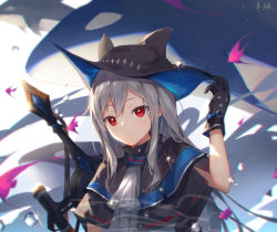 Rule 34 | 1girl, arknights, ascot, banxuan c2ka, black capelet, black gloves, black headwear, capelet, chinese commentary, commentary request, gloves, hand up, highres, long hair, looking at viewer, orca, partial commentary, red eyes, silver hair, skadi (arknights), solo, sword, upper body, weapon, white ascot