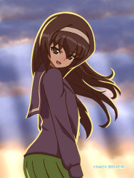 Rule 34 | 1girl, artist name, black hair, blue jacket, blue sky, brown eyes, cloud, cloudy sky, commentary, dated, from side, girls und panzer, green skirt, hairband, half-closed eyes, highres, jacket, long hair, looking at viewer, naotosi, ooarai school uniform, open mouth, outdoors, pleated skirt, reizei mako, sailor collar, school uniform, skirt, sky, smile, solo, standing, twilight, white hairband, wind, winter uniform