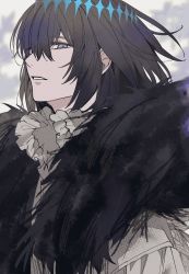 Rule 34 | 1boy, alternate hair color, arthropod boy, black hair, blue eyes, cloak, collared shirt, crown, diamond hairband, expressionless, fate/grand order, fate (series), fur collar, highres, insect wings, long sleeves, looking at viewer, male focus, medium hair, oberon (fate), oberon (third ascension) (fate), official alternate costume, oyasumi dm, shirt, sky, solo, spoilers, teeth, upper body, white shirt, wings