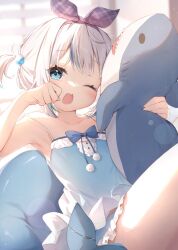 Rule 34 | 1girl, bow, fins, fish tail, gawr gura, hair bow, highres, hololive, hololive english, midriff peek, official alternate costume, official alternate hairstyle, one eye closed, seboneko, shark girl, shark tail, solo, stuffed animal, stuffed toy, tail, virtual youtuber, waking up, white hair, window