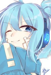 Rule 34 | 1girl, ;), abe suke, beamed quavers, blue eyes, blue hair, closed mouth, commentary request, ene (kagerou project), hair between eyes, headphones, kagerou project, looking at viewer, looking back, musical note, one eye closed, signature, simple background, smile, solo, upper body, white background