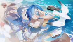 Rule 34 | 1girl, 37 (reverse:1999), absurdres, ancient greek clothes, arm up, bare shoulders, barefoot, beach, bird, blue eyes, blue gemstone, blue hair, blurry, blurry foreground, breasts, cleavage, day, floating hair, from above, full body, gem, gold choker, greco-roman clothes, hair over one eye, hand up, highres, holding, holding gem, long hair, looking at viewer, looking up, medium breasts, ocean, outdoors, parted bangs, parted lips, reverse:1999, rock, sand, seagull, solo, standing, starfish, teeth, toga, upper teeth only, very long hair, water, weibo logo, weibo watermark, yuekui