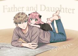 Rule 34 | 1boy, 1girl, anya (spy x family), asgykk, barefoot, black dress, blonde hair, blue shirt, blush, brown shirt, child, dress, english text, father and daughter, feet, green eyes, hairpods, highres, newspaper, pink hair, shirt, short hair, smile, spy x family, t-shirt, twilight (spy x family)