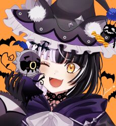Rule 34 | 1girl, animal ear fluff, animal ears, black choker, black gloves, black hair, black headwear, cape, cat ears, choker, fangs, gloves, hat, highres, hololive, hololive english, lace-trimmed choker, lace trim, long hair, looking at viewer, multicolored hair, one eye closed, open mouth, purple cape, shiori novella, smile, split-color hair, umirunie, virtual youtuber, white hair, witch hat, yellow background, yellow eyes, yorick (shiori novella)