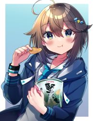 Rule 34 | 1girl, :t, ahoge, bag of chips, blue background, blue eyes, blue jacket, blue necktie, blush, brown hair, chips (food), closed mouth, collared shirt, drawstring, eating, food, hair between eyes, highres, holding, holding food, hood, hood down, hooded jacket, jacket, long sleeves, looking at viewer, minami saki, necktie, nijisanji, open clothes, open jacket, potato chips, ribbon-trimmed hood, ribbon trim, shirt, solo, sorahoshi kirame, sweatband, sweater vest, two-tone background, upper body, virtual youtuber, white background, white shirt, wristband
