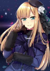 Rule 34 | 1girl, absurdres, black hat, blonde hair, blue eyes, blue jacket, blush, brown gloves, commentary request, fate/grand order, fate (series), flower, fur, gloves, gu li, hair ornament, hat, highres, jacket, long hair, long sleeves, looking at viewer, lord el-melloi ii case files, reines el-melloi archisorte, simple background, smile, solo, upper body, white flower