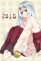 Rule 34 | 1girl, 2016, ball, blue eyes, blue hair, blush, chinese zodiac, highres, holding, holding ball, horns, japanese clothes, kimono, long hair, long sleeves, looking at viewer, open mouth, original, sencha (senta 10), single horn, smile, solo, tan background, white kimono, year of the monkey