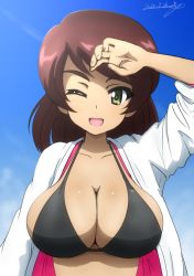 Rule 34 | 1girl, ;d, arm up, bikini, black bikini, blue sky, breasts, brown hair, bukkuri, casual, cleavage, cloud, cloudy sky, commentary request, dark-skinned female, dark skin, day, girls und panzer, green eyes, highres, large breasts, long sleeves, looking at viewer, one eye closed, open clothes, open mouth, open shirt, outdoors, partial commentary, shading eyes, shirt, skindentation, sky, smile, solo, swept bangs, swimsuit, tristana (girls und panzer), upper body, white shirt