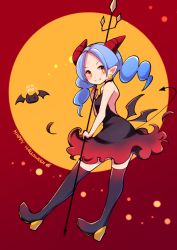 Rule 34 | 1girl, 1other, artist name, bare shoulders, black choker, black dress, black thighhighs, blue hair, blush, boots, character request, choker, closed mouth, commentary, copyright request, creature, dated, dated commentary, demon girl, demon tail, dress, earrings, english commentary, fang, full body, halloween, happy halloween, high heels, holding, holding weapon, horns, jewelry, long hair, looking at viewer, low wings, orange eyes, pointy ears, polearm, red background, signature, simple background, skin fang, smile, solo focus, symbol-only commentary, tail, thigh boots, thighhighs, trident, twintails, umenodo, weapon, wings, zettai ryouiki