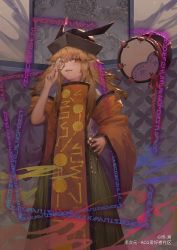 Rule 34 | 1girl, absurdres, aura, black hat, blonde hair, chinese commentary, commentary, constellation print, copyright notice, drum, feet out of frame, green skirt, hand on own hip, hat, highres, holding, instrument, lips, lipstick, long hair, looking at viewer, makeup, matara okina, monocle, orange eyes, orange sleeves, orange tabard, parted lips, shirt, skirt, smile, solo, tabard, teeth, touhou, upper teeth only, white shirt, wide sleeves, zhong-yan (2669)