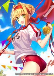 Rule 34 | 1girl, ahoge, blonde hair, fate/extra, fate/grand order, fate (series), flag, fuyuki (neigedhiver), green eyes, gym uniform, hair intakes, hairband, holding, holding flag, looking at viewer, nero claudius (fate), nero claudius (fate) (all), nero claudius (fate/extra), nero claudius (olympian bloomers) (fate), official alternate costume, open mouth, playground, red hairband, shirt, sky, solo