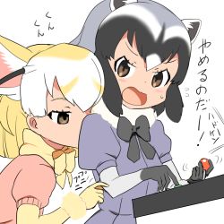 Rule 34 | 10s, 2girls, animal ears, arcade cabinet, black hair, blonde hair, blush, bow, brown eyes, commentary request, common raccoon (kemono friends), fennec (kemono friends), fox ears, fur collar, grey hair, kemono friends, long sleeves, multicolored hair, multiple girls, official style, short hair, sweatdrop, white hair