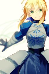 Rule 34 | 1girl, ahoge, armor, armored dress, artoria pendragon (fate), blonde hair, dress, fate/stay night, fate (series), gauntlets, green eyes, highres, kuriiro benishi, saber (fate), simple background, smile, solo, white background