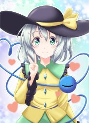Rule 34 | 1girl, blush, gradient background, green eyes, hat, heart, heart-shaped pupils, heart background, heart of string, highres, komeiji koishi, looking at viewer, reimei (r758120518), short hair, silver hair, smile, solo, symbol-shaped pupils, touhou, v