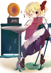 Rule 34 | 1girl, alternate costume, apron, black legwear, blonde hair, blush, flandre scarlet, hadurin (zdmzy), highres, japanese clothes, kimono, long sleeves, looking at viewer, maid, maid headdress, musical note, one eye closed, phonograph, red eyes, sandals, side ponytail, sitting, smile, solo, touhou, wa maid, waist apron, wings